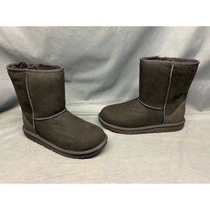 UGG Australia Girls Classic II Boots Pull-On Suede Black Size 6 NEW IN BOX!